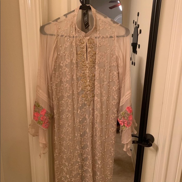 Eastern Outfits - Picture 2 of 8